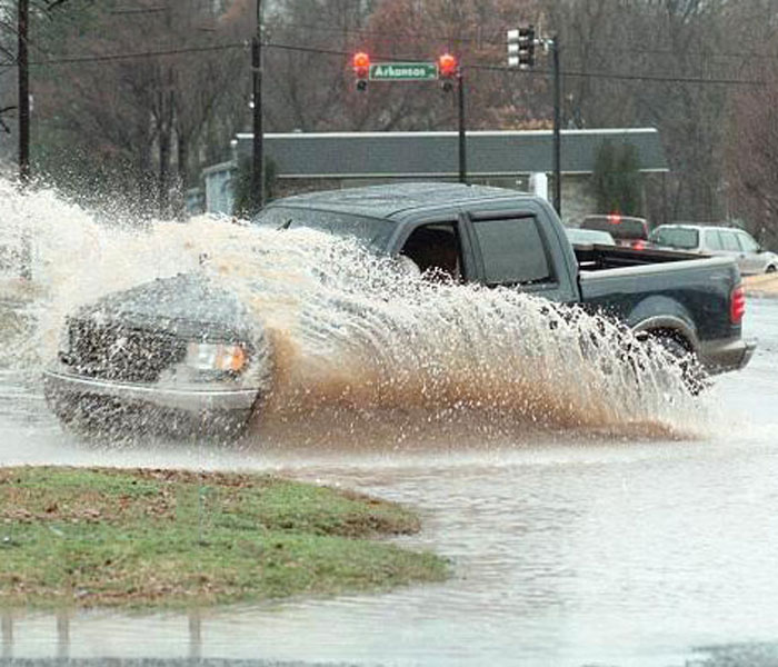 28.-WATER-RESOURCES-TRUCK-RUSSELLVILLE